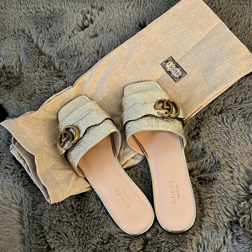 Gucci Gold Sandals Luxurious Slide-Style